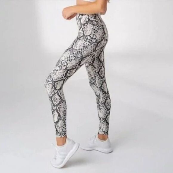 BALANCE ATHLETICA The Ascend Pant Legging in Black White Python Medium - Picture 1 of 6